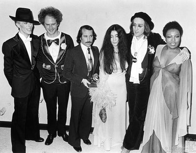 デヴィッド・ボウイ、アート・ガーファンクル、ポール・サイモン、ロバータ・フラック、ジョン・レノン＆ヨーコ - NYC - 1975年