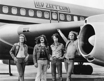 飛行機の前のレッド・ツェッペリン - NYC - 1973年